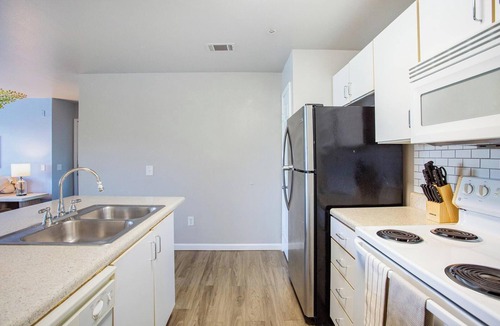 Tallahassee Apartment | Landing | Stylish 2BD, Game Room, Gym
