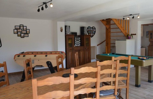 Les Moitiers-d'Allonne Cottage | Large family house perfect for exploring Cotentin