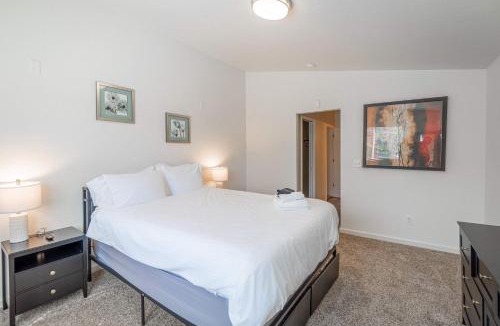 Northwest Reno House | Large Group Escape 5 Beds Pets Welcome