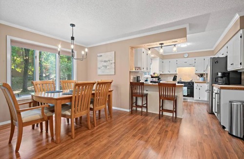 Mount Ida House | Large Luxurious 3/3 Lake Home