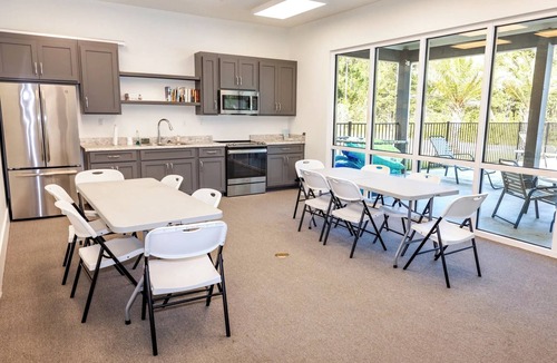Oak RV Rental | LARGE PREMIUM Pull-Thru RV Campsite #43-Bring Your RV & Boat! NEAR BEACHES 🌊🏖️🩱!