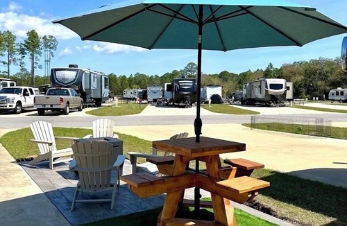 Oak RV Rental | LARGE PREMIUM Pull-Thru RV Campsite #43-Bring Your RV & Boat! NEAR BEACHES 🌊🏖️🩱!