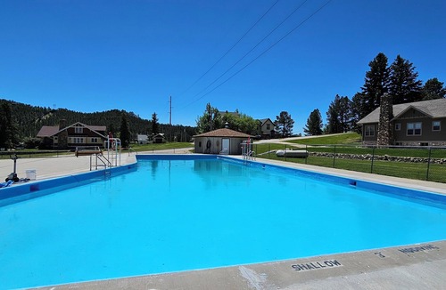 Custer House | Large Retreat*Mountain Views*Close to Custer