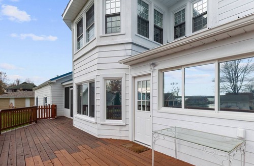 Algonac House | Large waterfront 3 bedroom beautiful home.