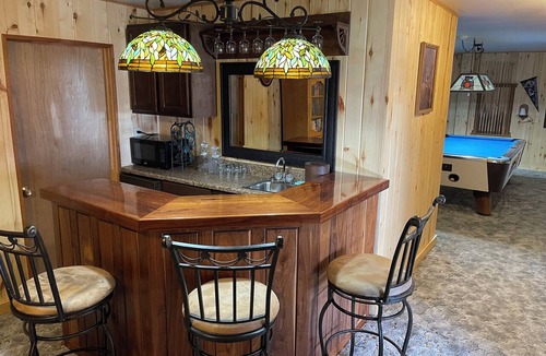 Encampment House | Lazy Deer Lodge - 4 bedroom, deck, big yard, pool table