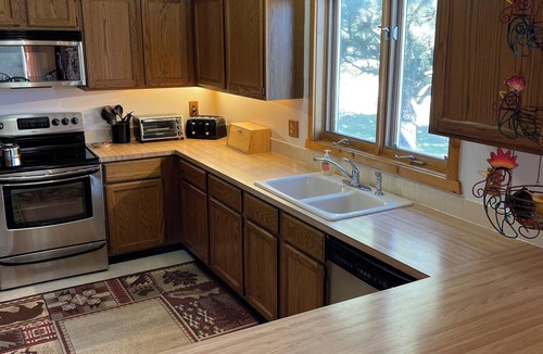 Encampment House | Lazy Deer Lodge - 4 bedroom, deck, big yard, pool table
