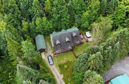 St-Adolphe-d'Howard Ski Chalet | Le Bûcheron · Spa & Lake Access Chalet +EV Charger