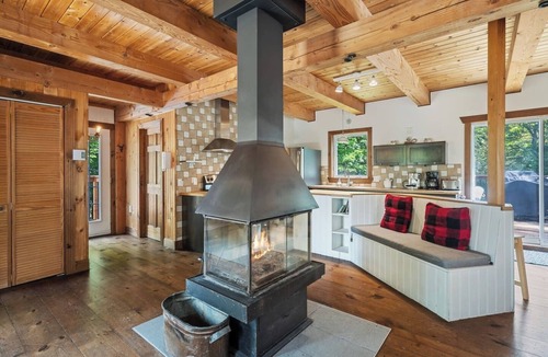 Morin Heights House | Le Chic Montagnard - Chalet avec SPA et piscine