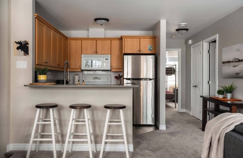 Saint-Faustin-Lac-Carre Condo | Le Loup - Pool, lake, mountain bike and hiking