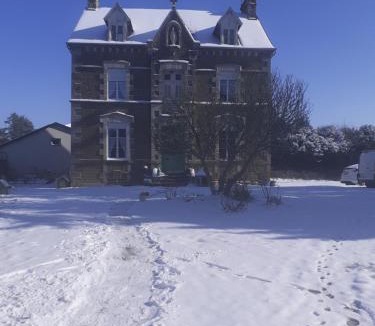 Passais-Villages Bed & Breakfast | Le Presbytère Chambre D'Hôtes