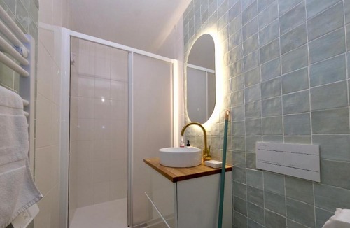Quartier Vieux Marche-Cathedrale Apartment | Le Rubik's cube - chic & hyper-centre 2 pers