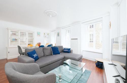 Cherbourg-en-Cotentin Apartment | Le Triplex du Vœu Spacious Apartment