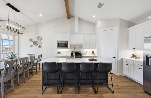 Graford House | Life's A Hoot | Dock and Hot Tub! Close to Rocker B.