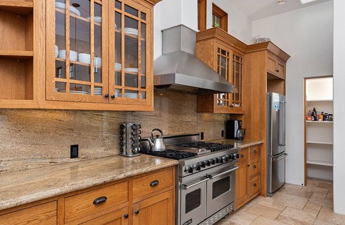 Stinson Beach House | Light and Breezy Seadrift Lagoon Home w/Hot Tub