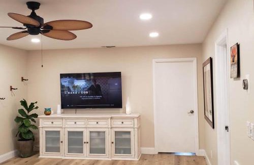 Williston House | Little Ridge Ranch-West House-Quiet Country Getaway-Pet Friendly!