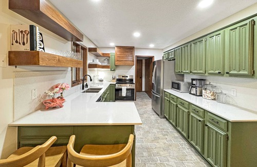 Lone Rock House | Located next to the river Great for Trout Fishing