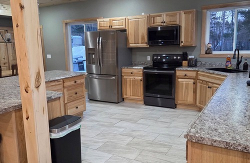 Tomahawk House | Lodge on Road Lake