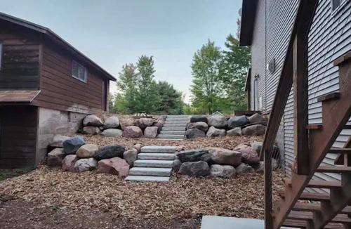 Tomahawk House | Lodge on Road Lake