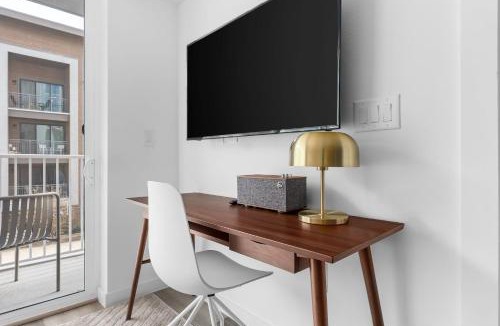 Denton Apartment | Lodgeur Denton - next to Rayzor Ranch, hospitals, close to UNT