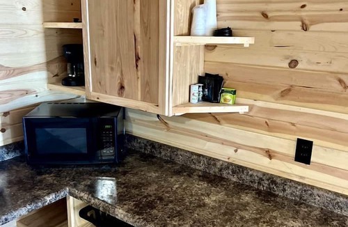 Rockerville Cabin | Lofted Cabin Perfect for a Relaxing Getaway in South Dakota