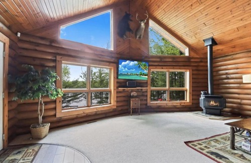 St Germain House | Log Cabin on Lake-3 Acres of Total Seclusion