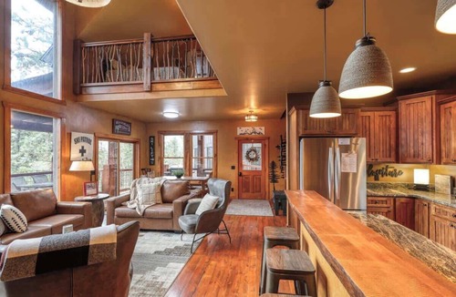 Deadwood Cabin | Lonestar Lodge - Hot tub! Clubhouse pool and Sauna