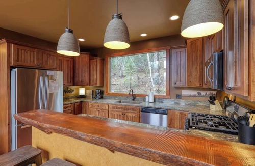 Deadwood Cabin | Lonestar Lodge - Hot tub! Clubhouse pool and Sauna