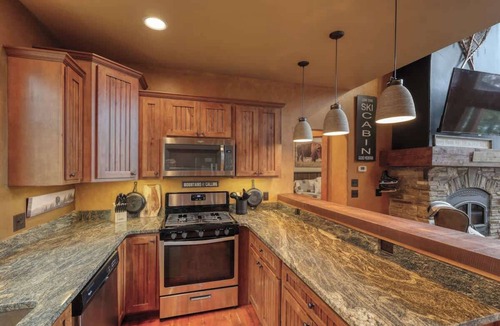 Deadwood Cabin | Lonestar Lodge - Hot tub! Clubhouse pool and Sauna