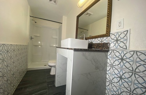 Hellman Street Hotel | LONG BEACH MOTEL