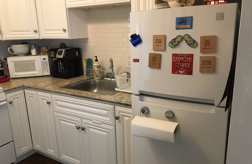Sleepy Hollow Cottage | Looking to Just Get Away? Cute Cottage with Pool. Close to the Beach!