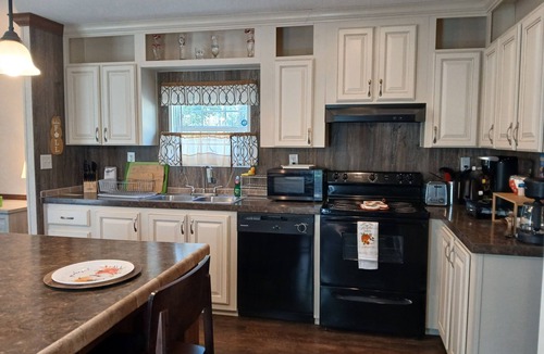 Fanning Springs House | Lots of open and private space for the family and pets