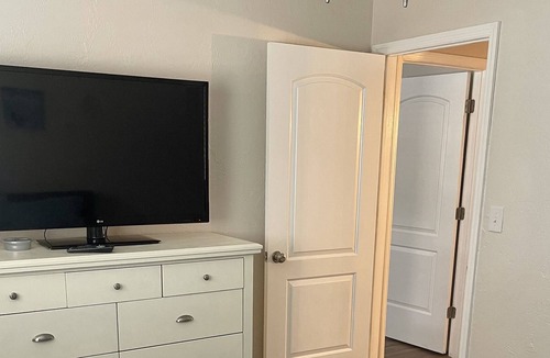 Seabreeze Historic District Apartment | Lovely 2 Bed/1 Bath Condo Minutes from beach
