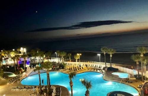 Seabreeze Historic District Villa | Lovely 2 bedroom condo on the beach