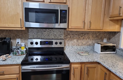 Auburn Hills Condo | Lovely 2nd level 2 bed 2 baths condo