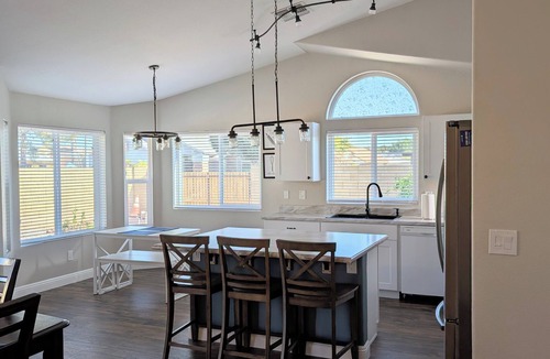 Glendale House | Lovely home within walking distance to State Farm Stadium.