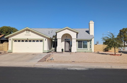 Glendale House | Lovely home within walking distance to State Farm Stadium.