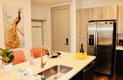Dallas-Fort Worth Metroplex DFW Apartment | Lovely Homes +Balcony View +Pool+ GYM & Free Parking