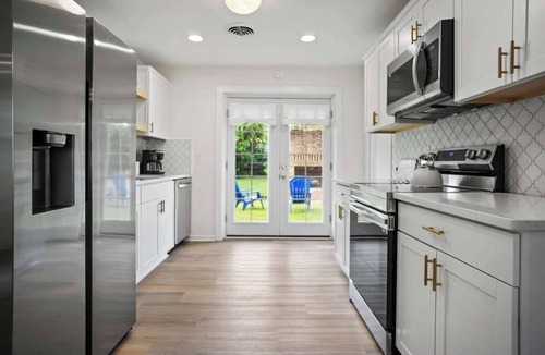 Marianna House | Lovely Lime - Updated - Near Hospital and College
