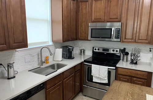 Mobile Apartment | Lower Level Upscale Midtown Apartment! .
