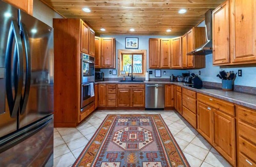 Kremmling House | Lux Gore Pass Adventure Cabin with Hot Tub