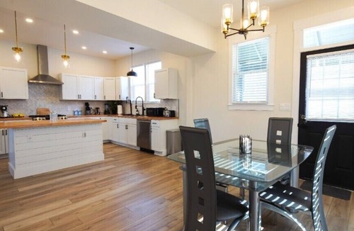 Near East Columbus House | Lux home - Overseeing Downtown - Bike trail