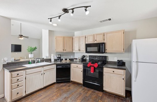 Frisco House | Luxe 3B Cozy, Spacious Home | 5-Star Stay in Frisco