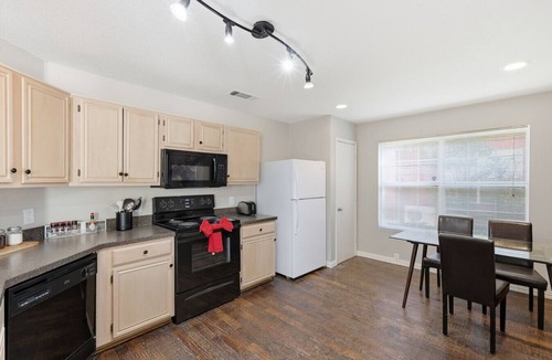 Frisco House | Luxe 3B Cozy, Spacious Home | 5-Star Stay in Frisco