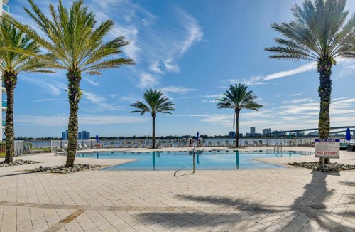 Kingston House | Luxe Resort Condo - 2 Mi to Daytona Beach!