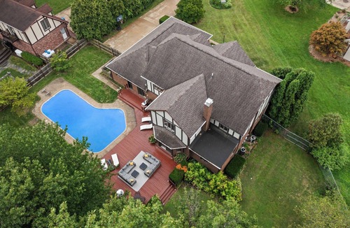 Terre Haute Villa | LuxeVilla: Pool, Games, Hot-Tub, Sauna, Pets ok