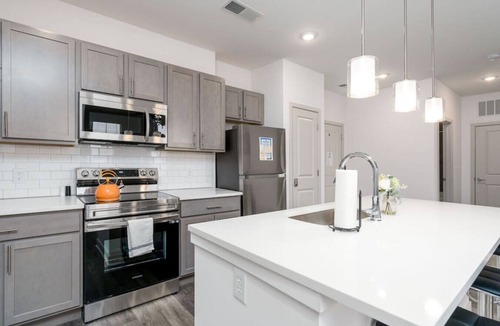 Lebanon Apartment | Luxurious 2-Bedroom, Whitestown