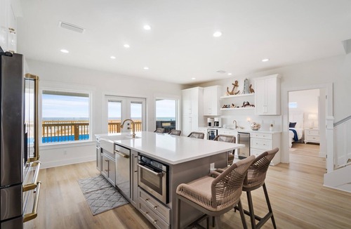 Dauphin Island House | Luxurious 5/5 Waterfront Beach House on Dauphin Island's Sound Side featuring a
