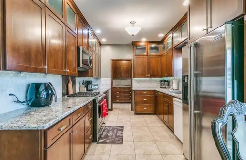 Central Oklahoma City House | Luxurious 7 bedrooms Retreat with Heated Pool , Hot tub & King Beds