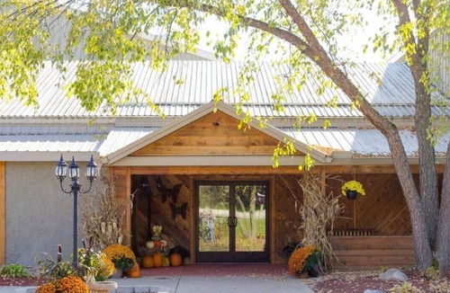 Lake Delton Villa | Luxurious, but affordable, vacation spot Tamarack Resort in Wisconsin Dells!