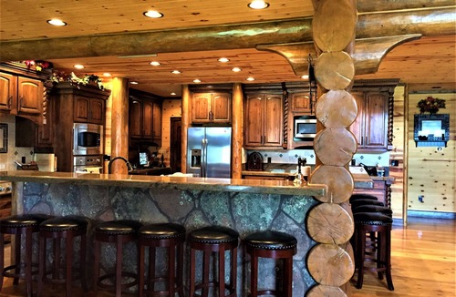 Greer Cabin | Luxurious Cabin within exclusive Hidden Meadow Ranch